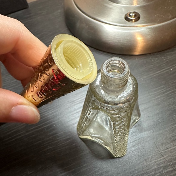 Vintage Avon perfume bottle - Picture 7 of 7
